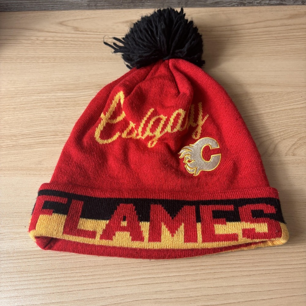 Calgary Flames Hat Beanie Mens Red Black NHL Hockey Pom Knit Cuffed Winter Toque